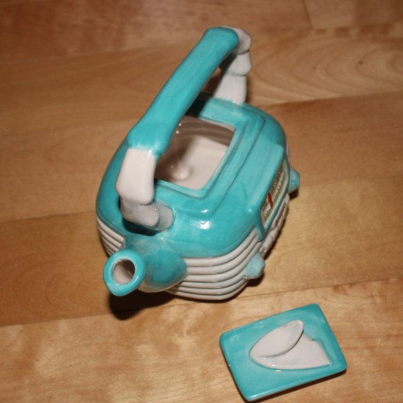 A vintage retro teapot - Picture 4 of 10